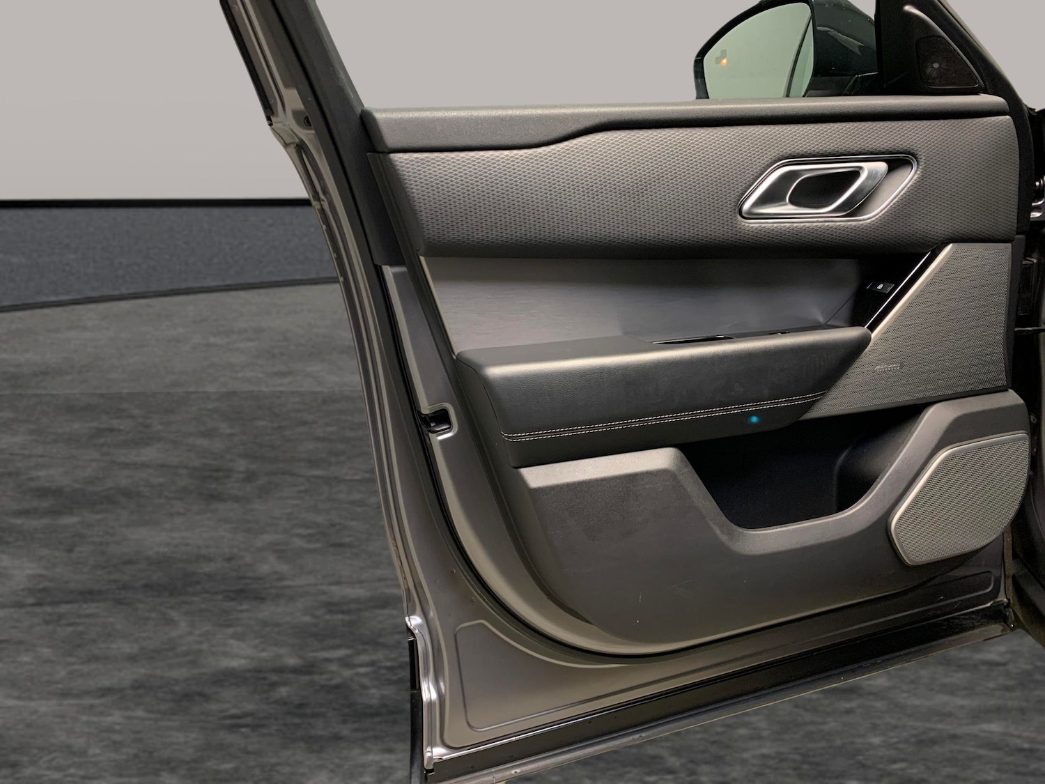 Used Land Rover Range Rover Velar 2021 for sale - 76415549: Photo 33