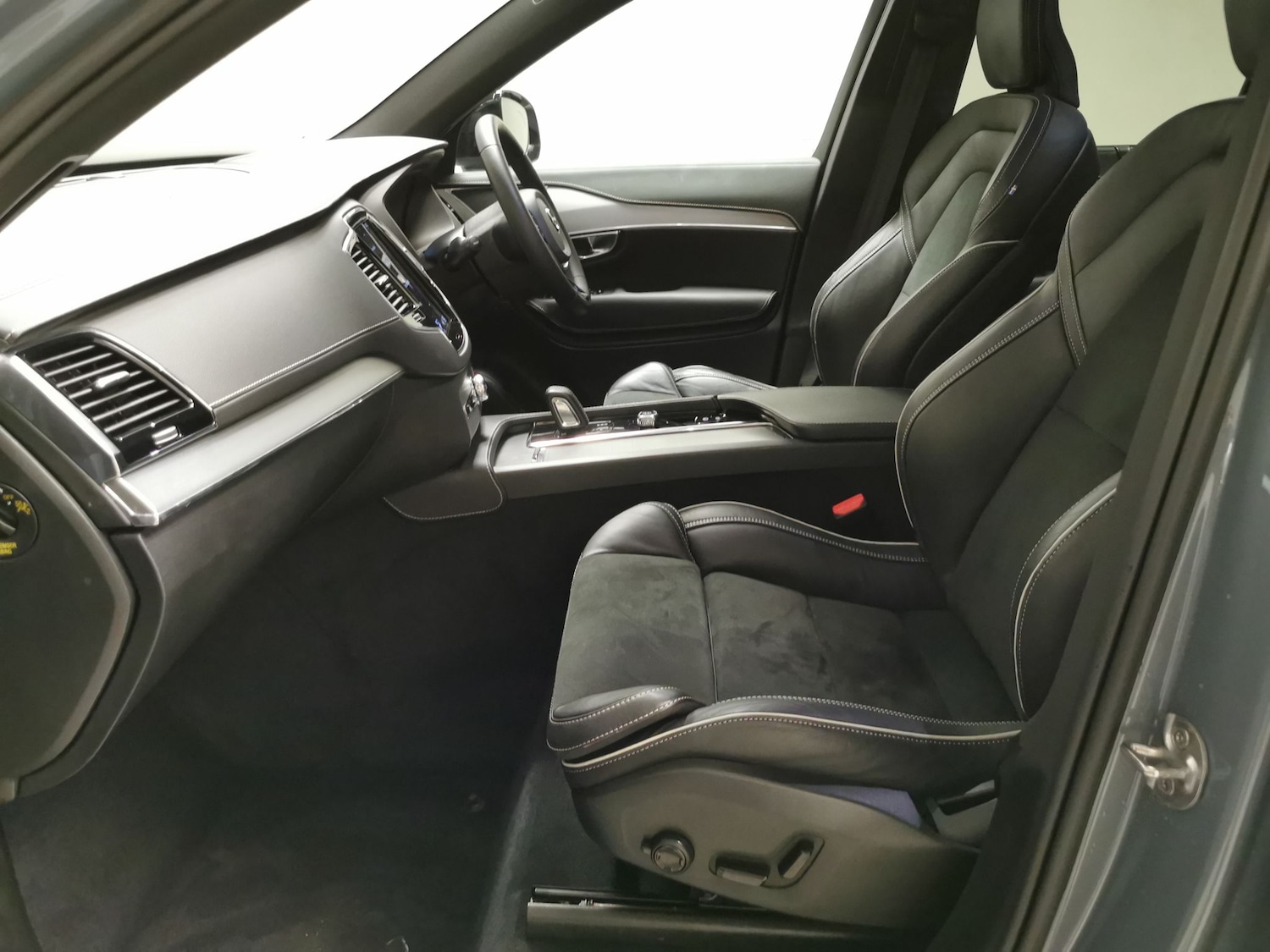 Used Volvo XC90 2022 for sale - 76960541: Photo 4