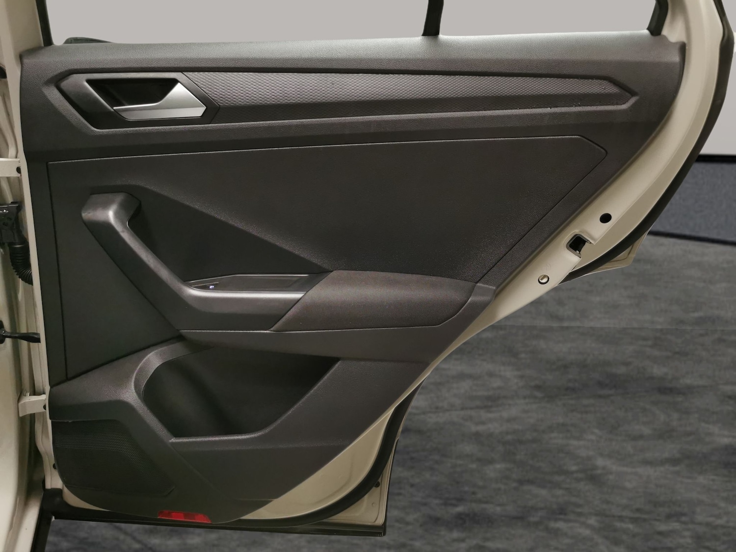 Used Volkswagen T-Roc 2023 for sale - 77326657: Photo 24