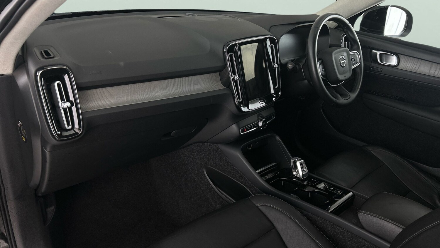 Used Volvo XC40 2021 for sale - 77760378: Photo 13