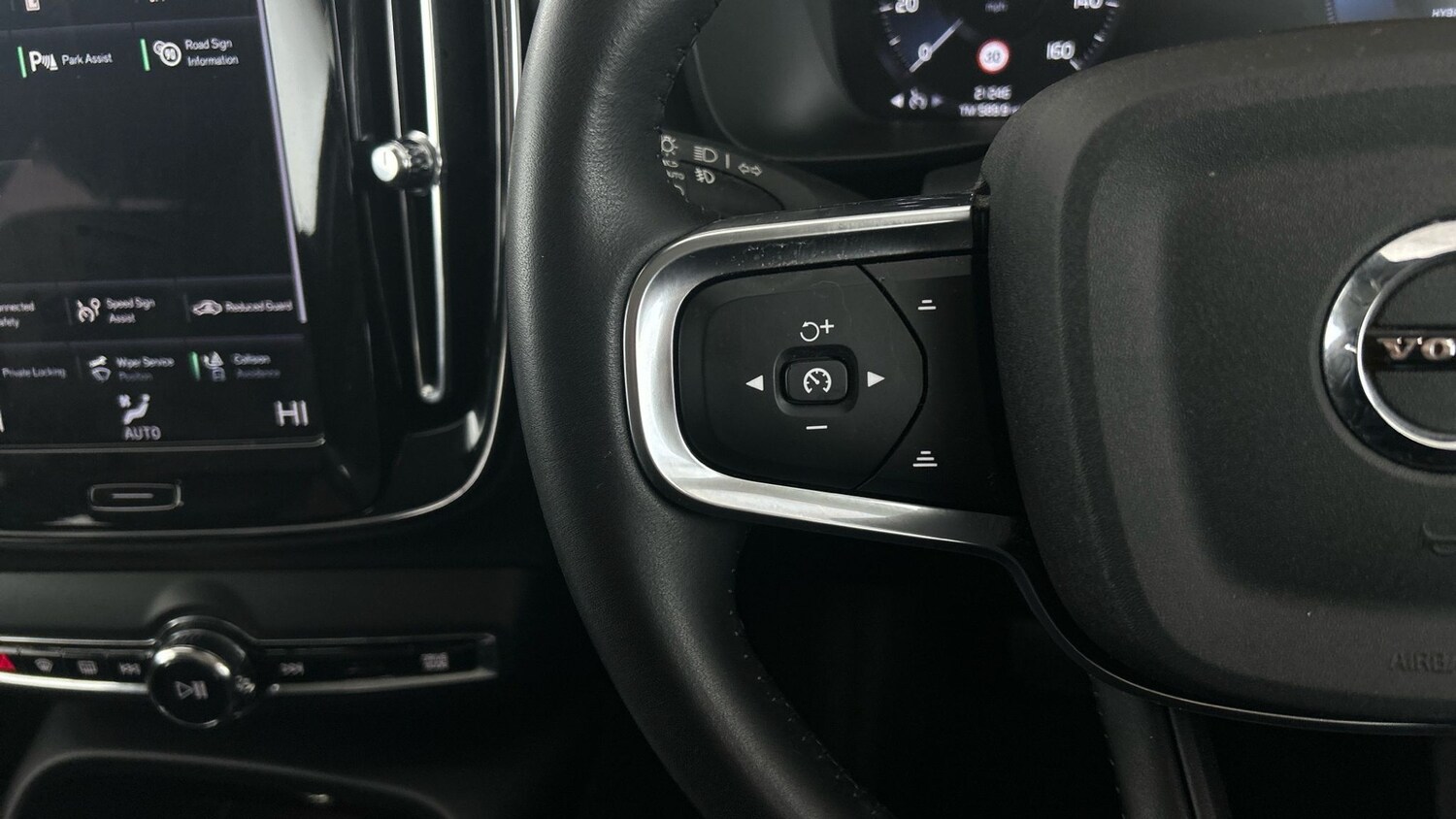 Used Volvo XC40 2021 for sale - 77760378: Photo 24