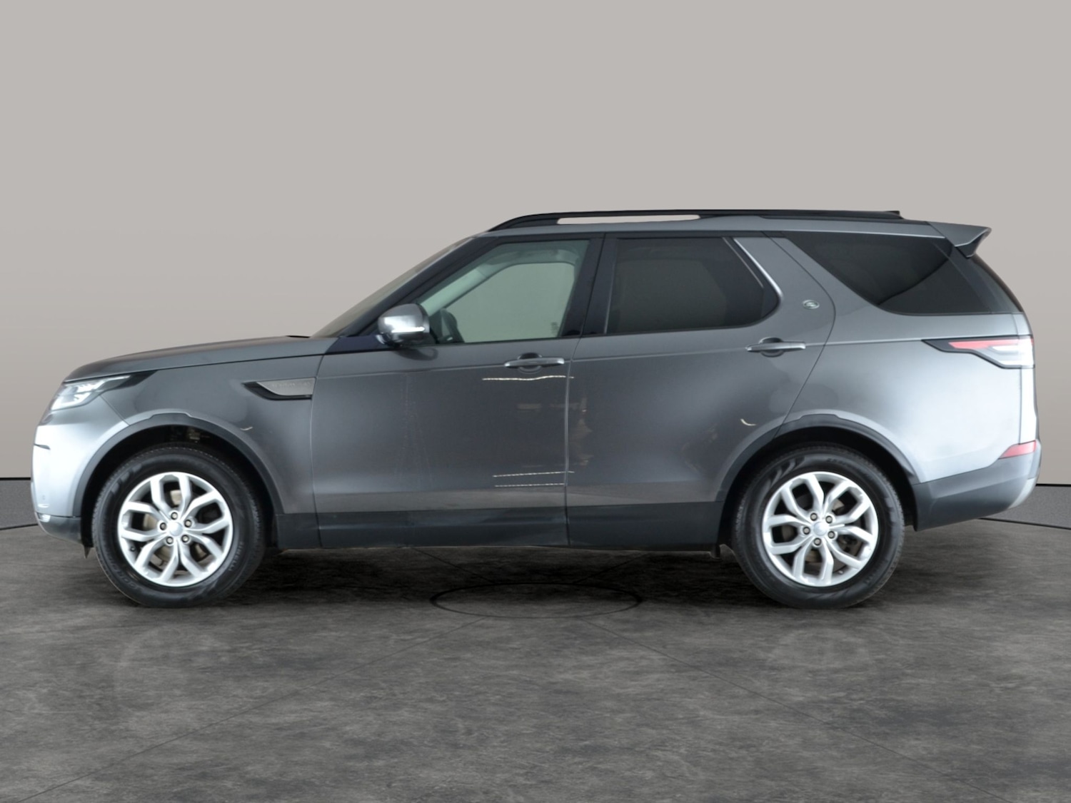 Used Land Rover Discovery 2018 for sale - 76933459: Photo 13