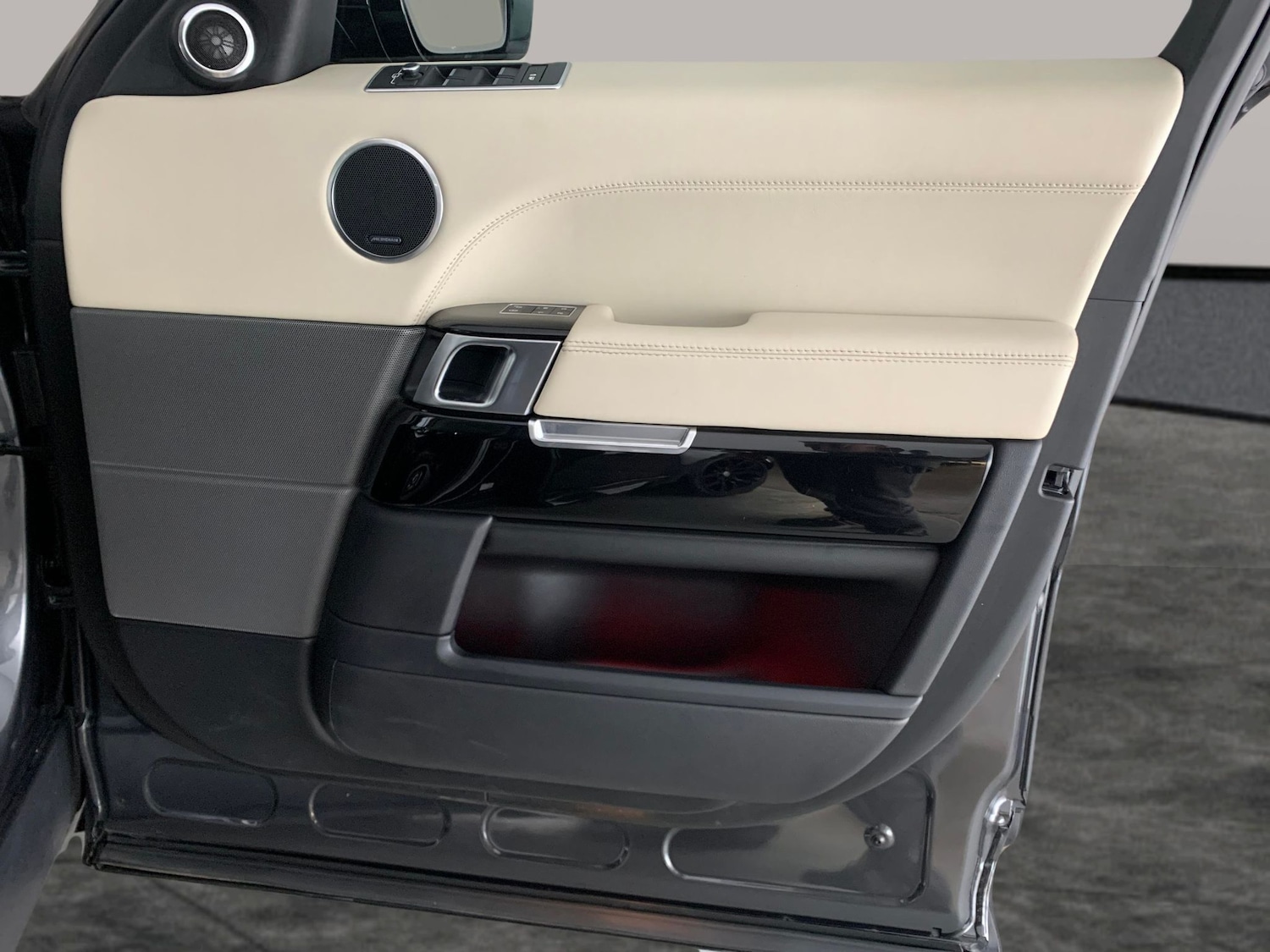 Used Land Rover Range Rover Sport 2017 for sale - 76707092: Photo 39