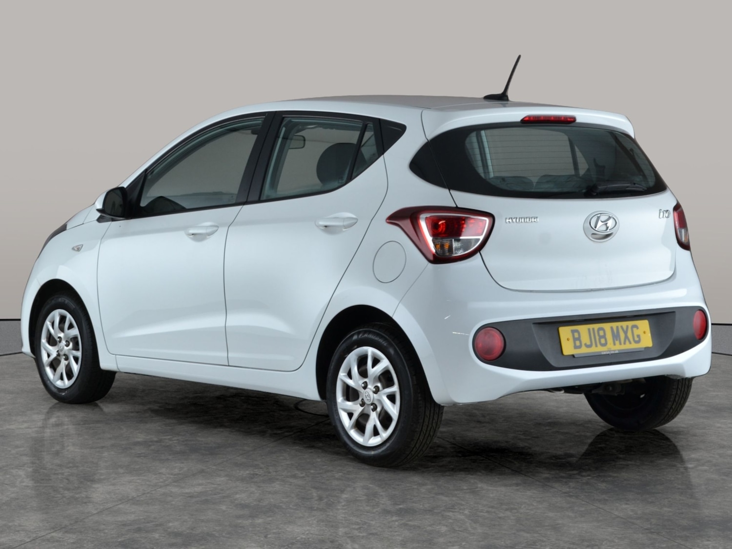 Used Hyundai i10 2018 for sale - 77170841: Photo 11