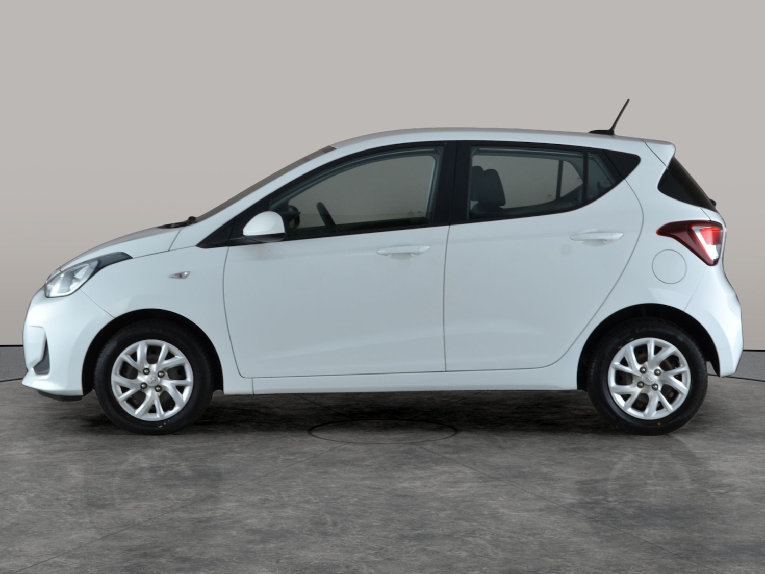 Used Hyundai i10 2018 for sale - 77170841: Photo 12