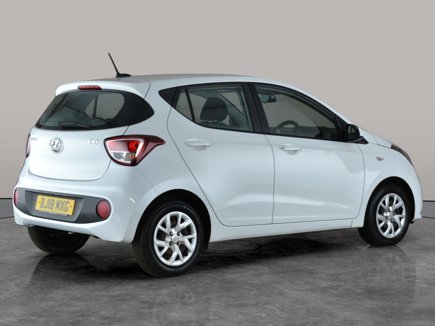 Used Hyundai i10 2018 for sale - 77170841: Photo 9
