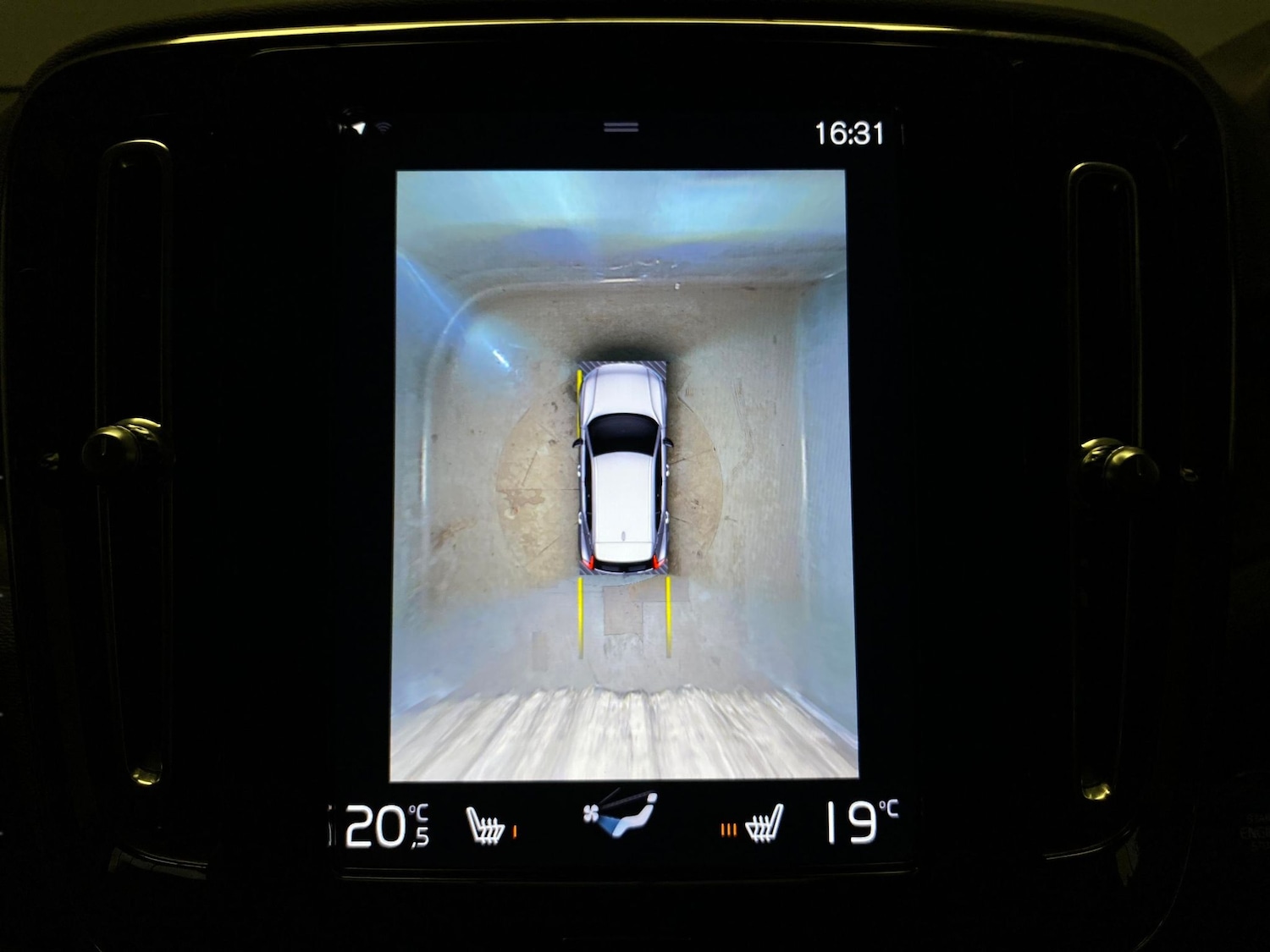 Used Volvo XC40 2023 for sale - 78144361: Photo 8