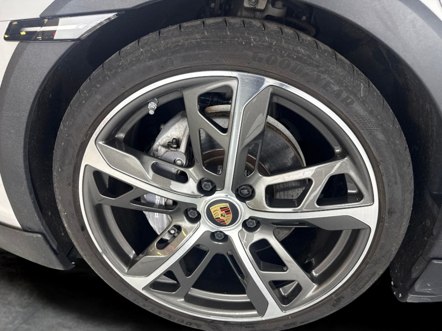 Used Porsche Taycan 2022 for sale - 77885676: Photo 31