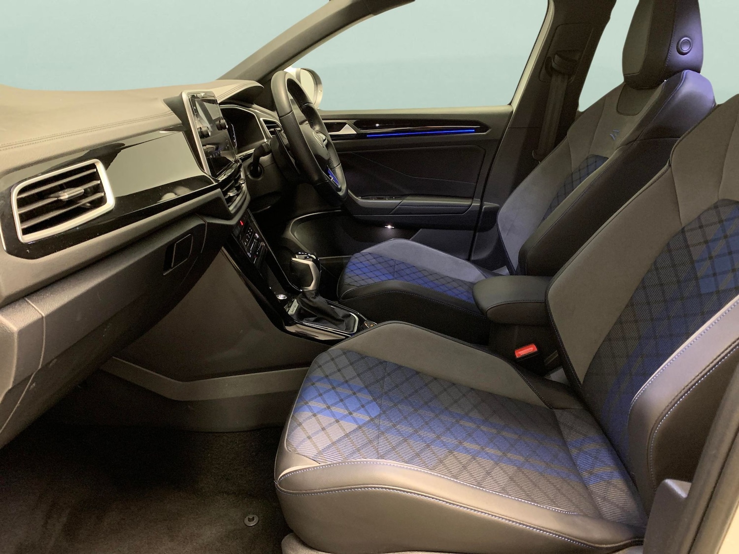 Used Volkswagen T-Roc 2023 for sale - 76947104: Photo 4