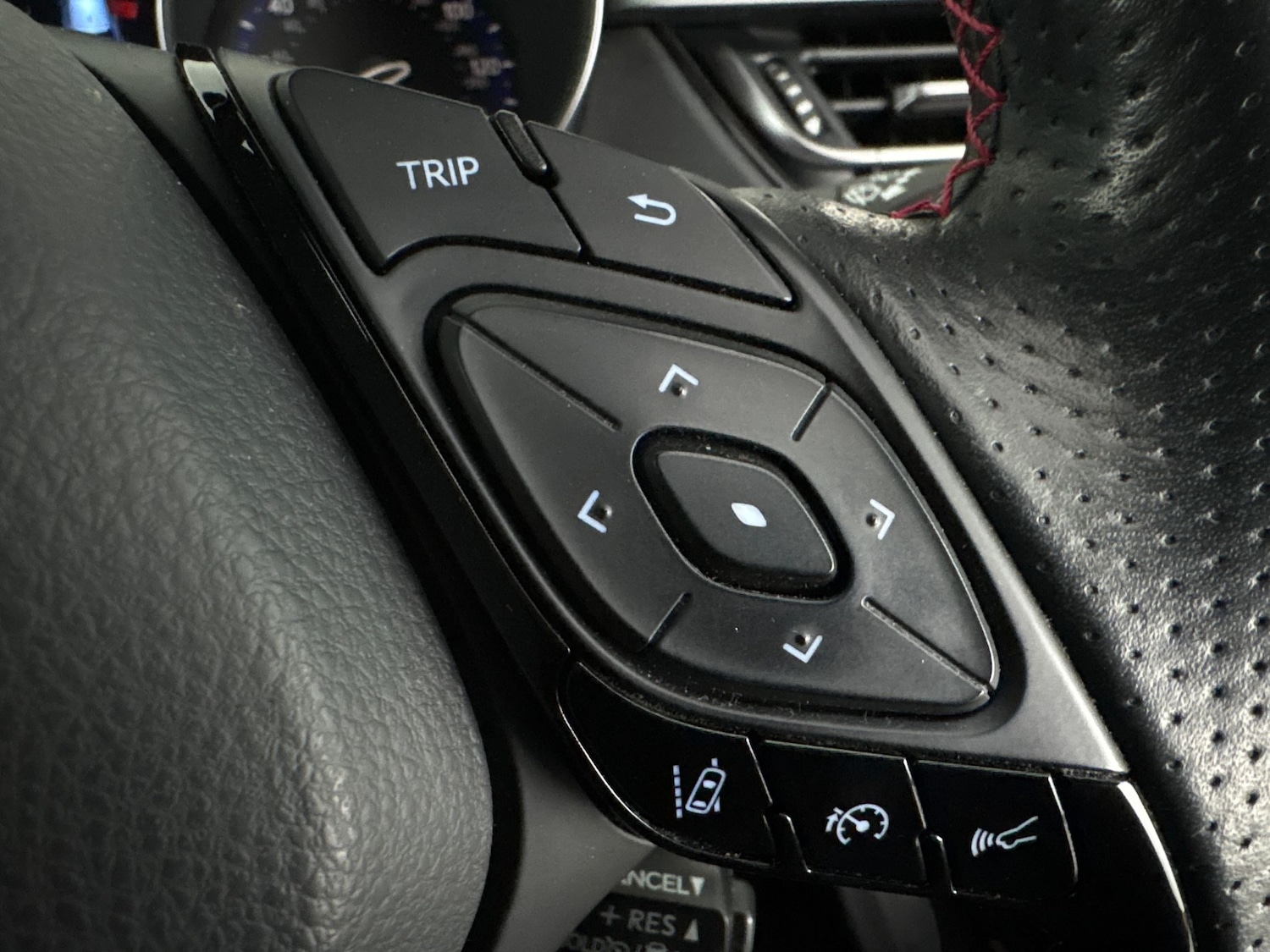 Used Toyota C-HR 2022 for sale - 78103932: Photo 16