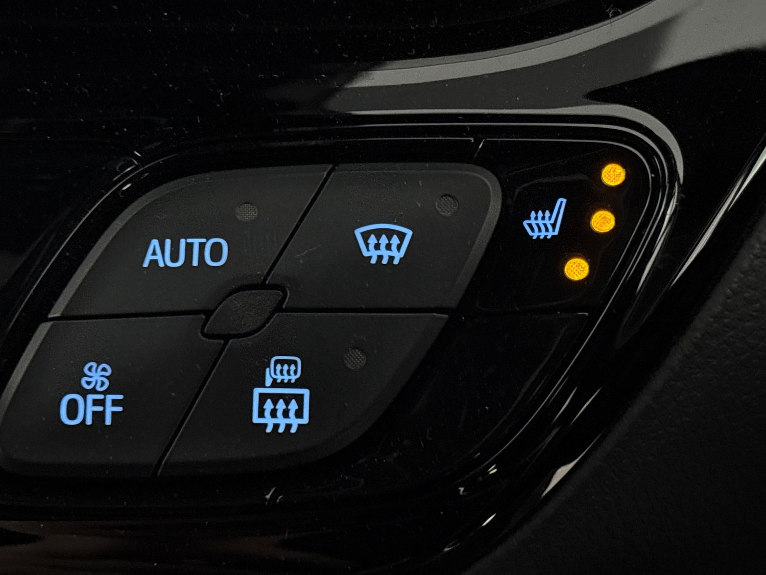 Used Toyota C-HR 2022 for sale - 78103932: Photo 17