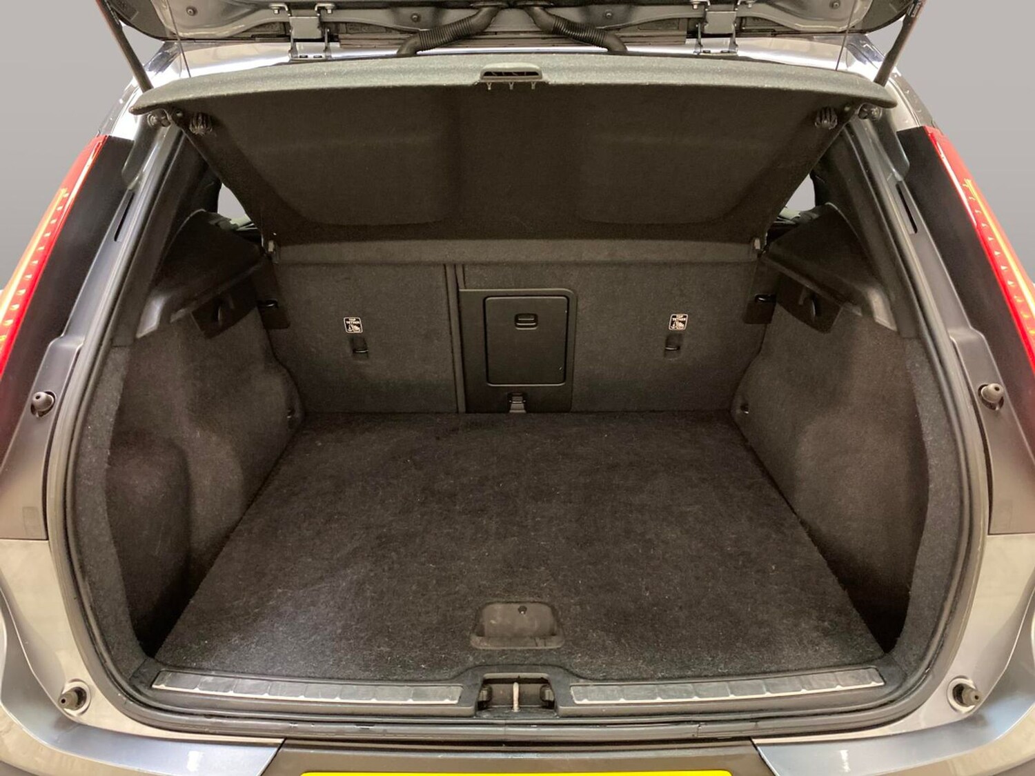 Used Volvo XC40 2019 for sale - 77856040: Photo 30