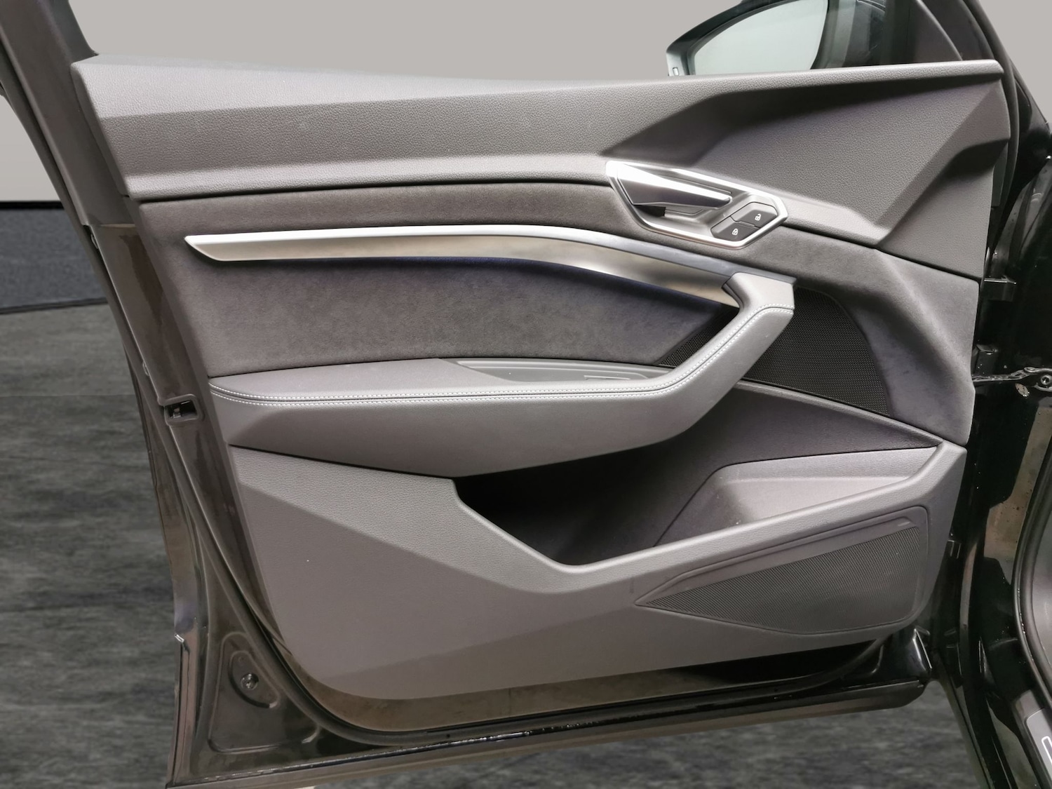 Used Audi e-tron 2023 for sale - 77629818: Photo 26