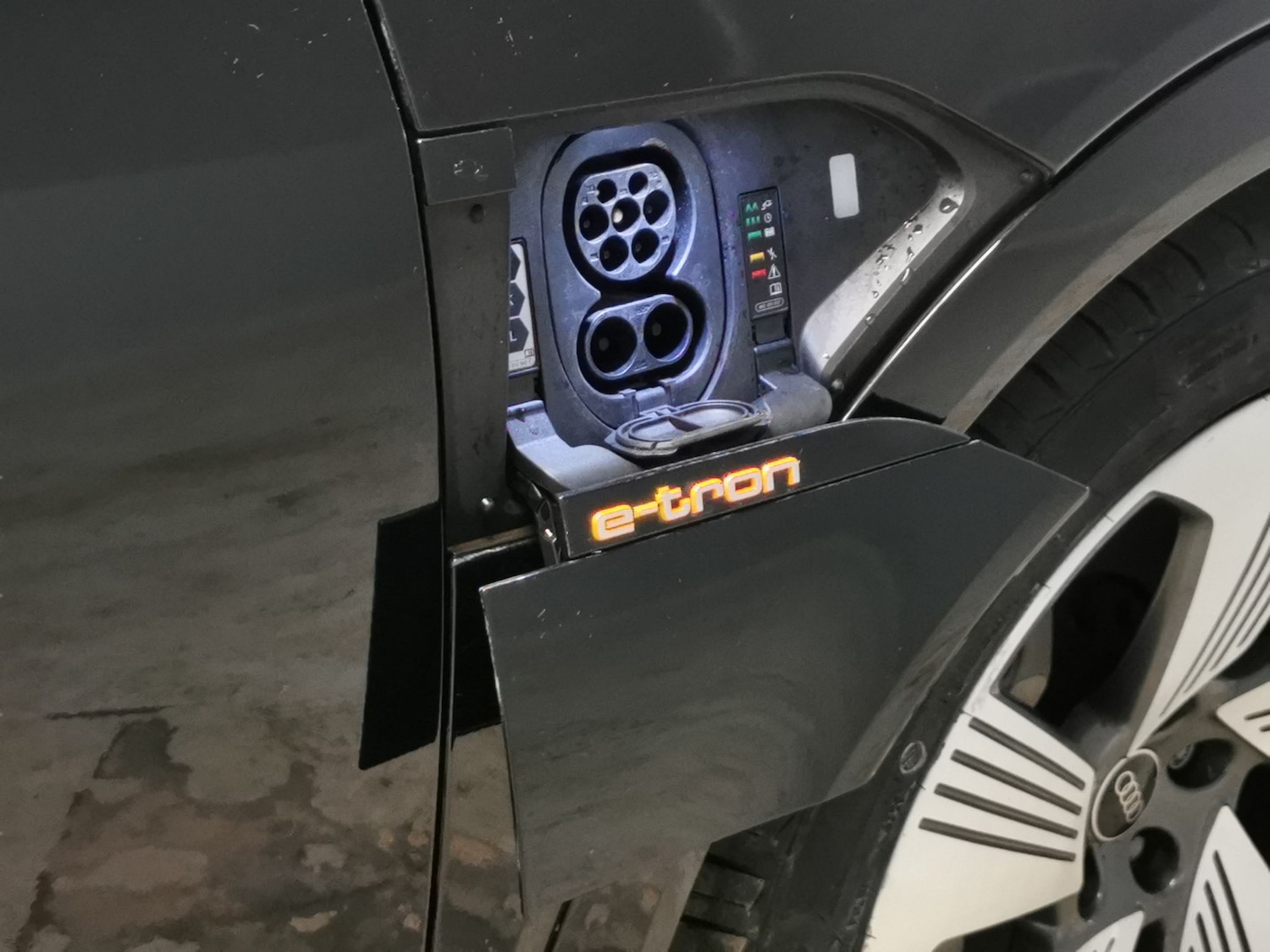 Used Audi e-tron 2023 for sale - 77629818: Photo 30