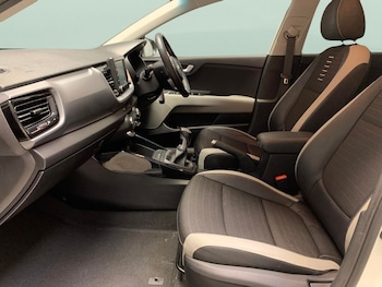 Used Kia Stonic 2018 for sale - 79219791: Photo