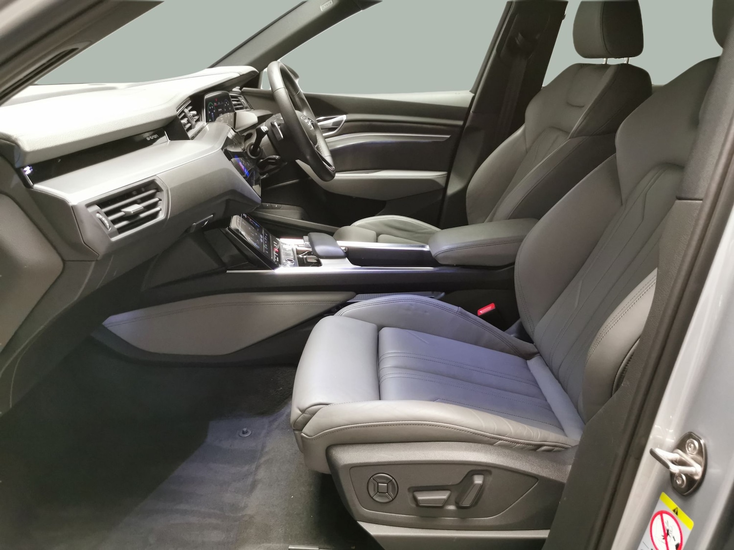 Used Audi e-tron 2021 for sale - 77579318: Photo 4