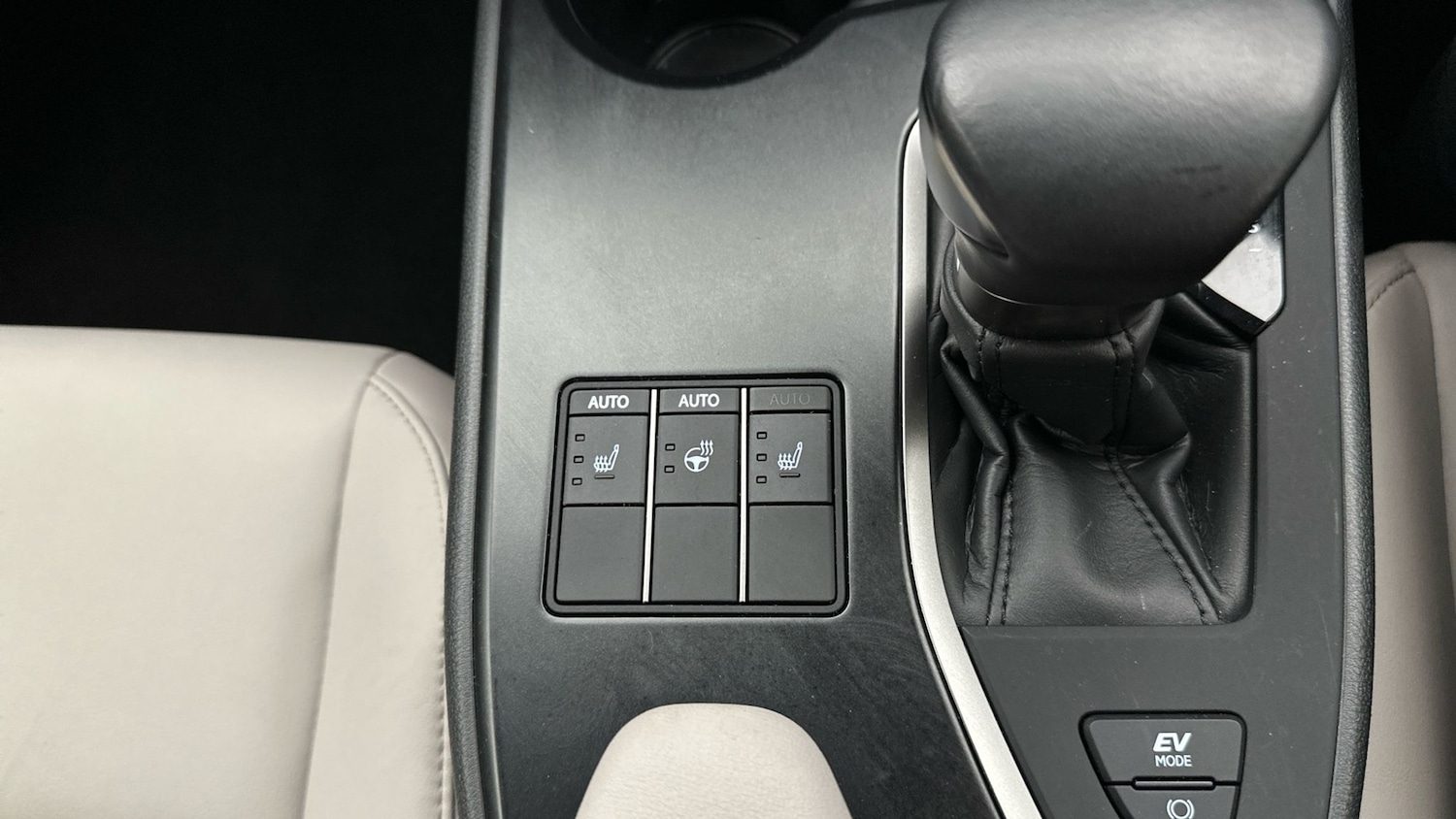 Used Lexus UX 2023 for sale - 76445237: Photo 33