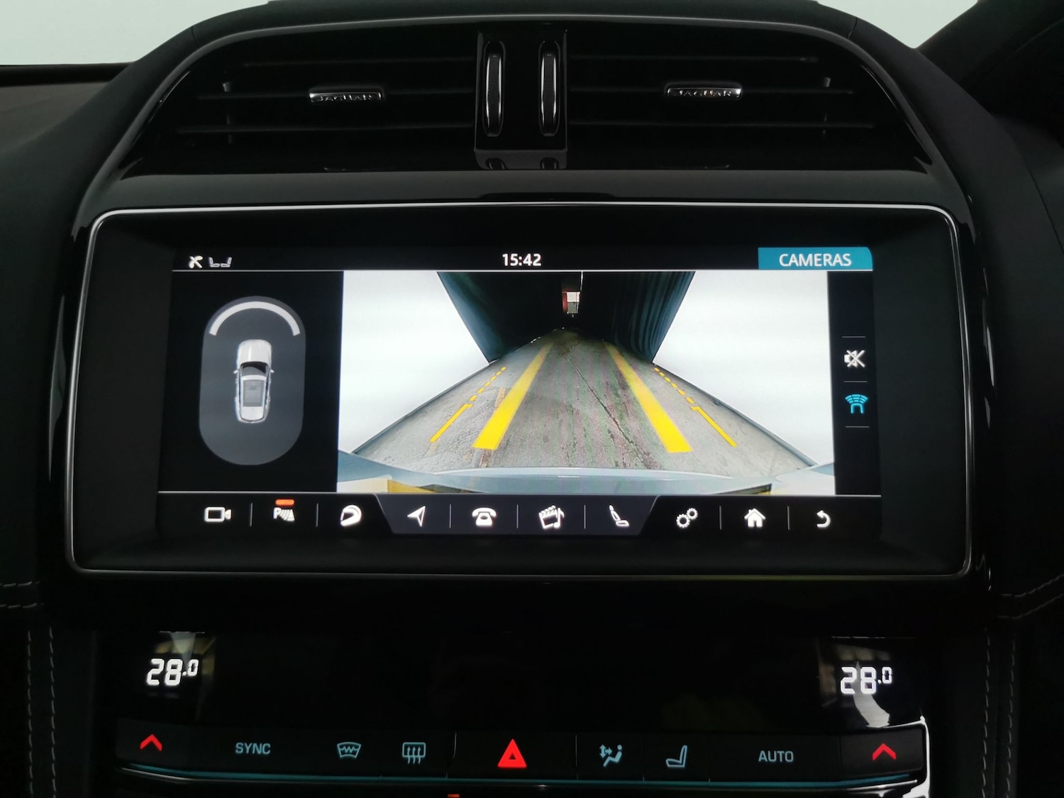 Used Jaguar F-Pace 2020 for sale - 76507939: Photo 6