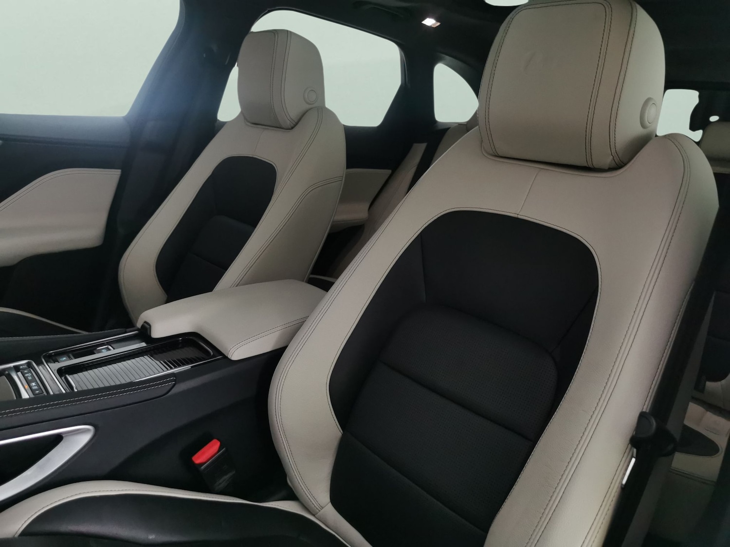 Used Jaguar F-Pace 2020 for sale - 76507939: Photo 8