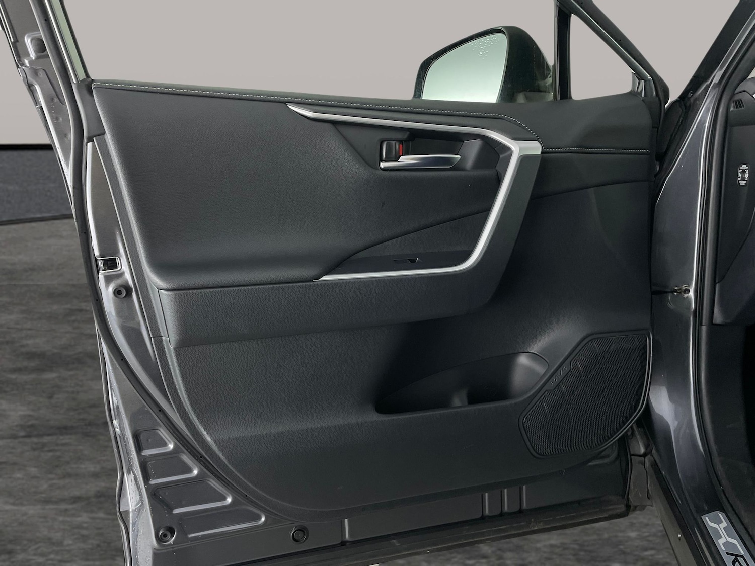 Used Toyota RAV4 2022 for sale - 77916993: Photo 28