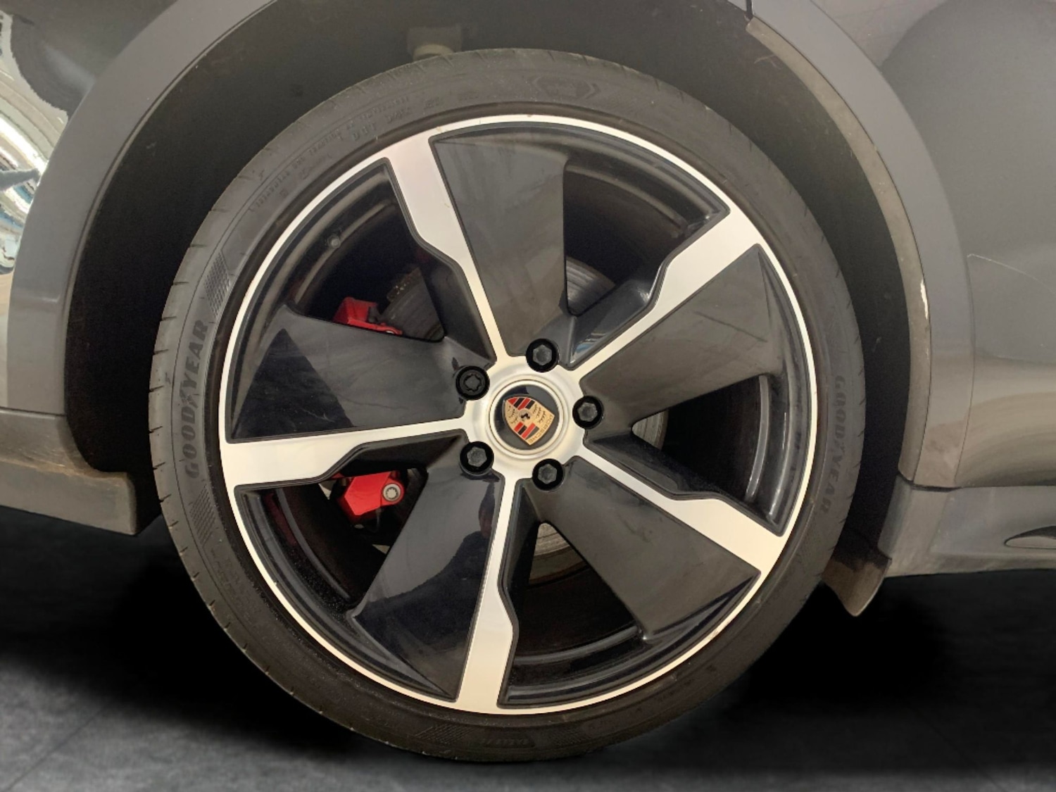 Used Porsche Taycan 2021 for sale - 76105278: Photo 44