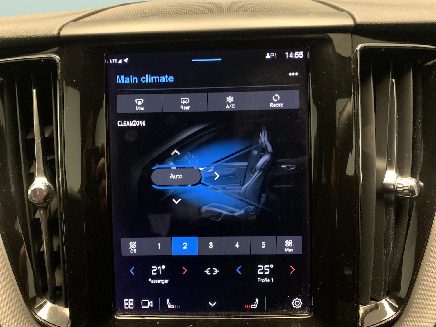 Used Volvo XC60 2021 for sale - 77316241: Photo 15