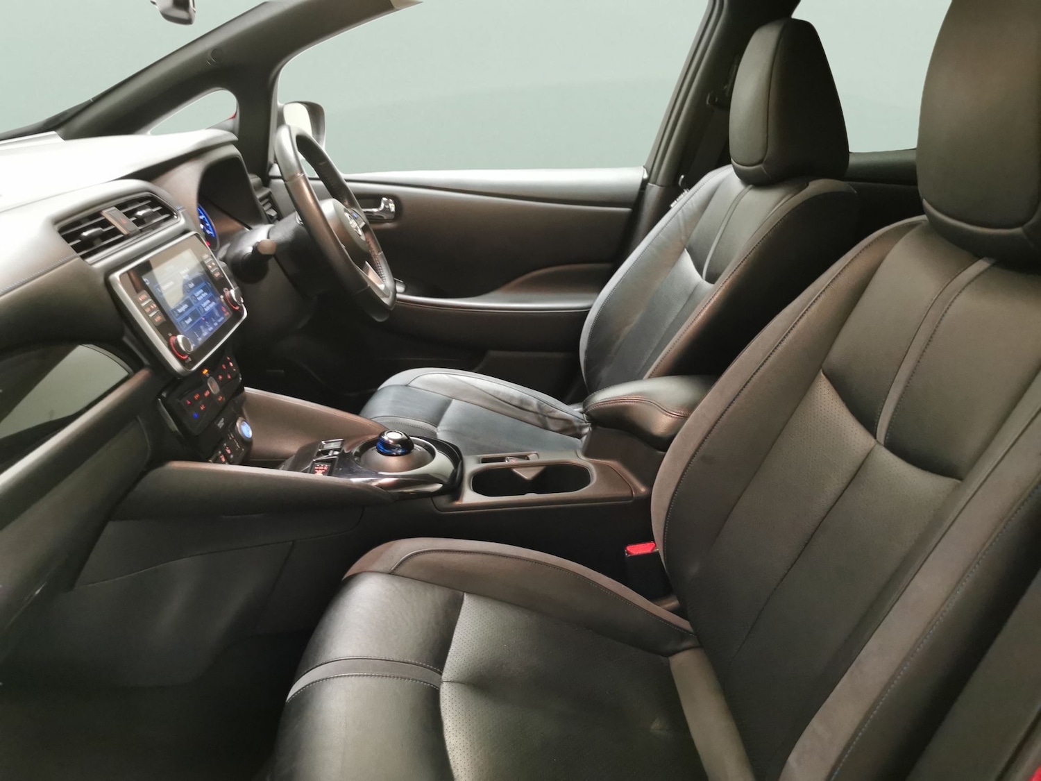 Used Nissan Leaf 2022 for sale - 77702988: Photo 4