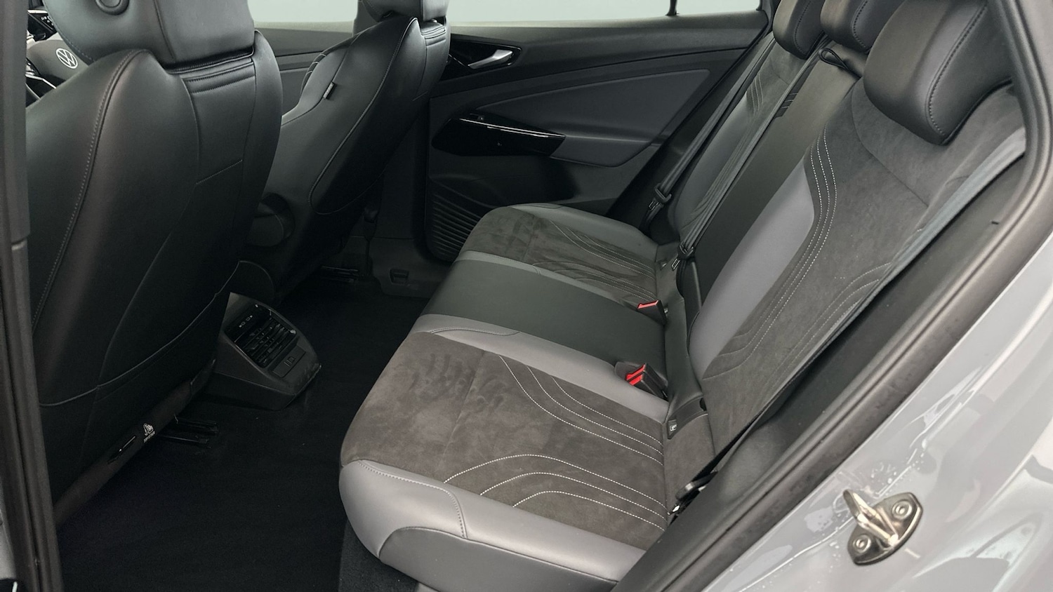 Used Volkswagen ID.4 2023 for sale - 76978189: Photo 17