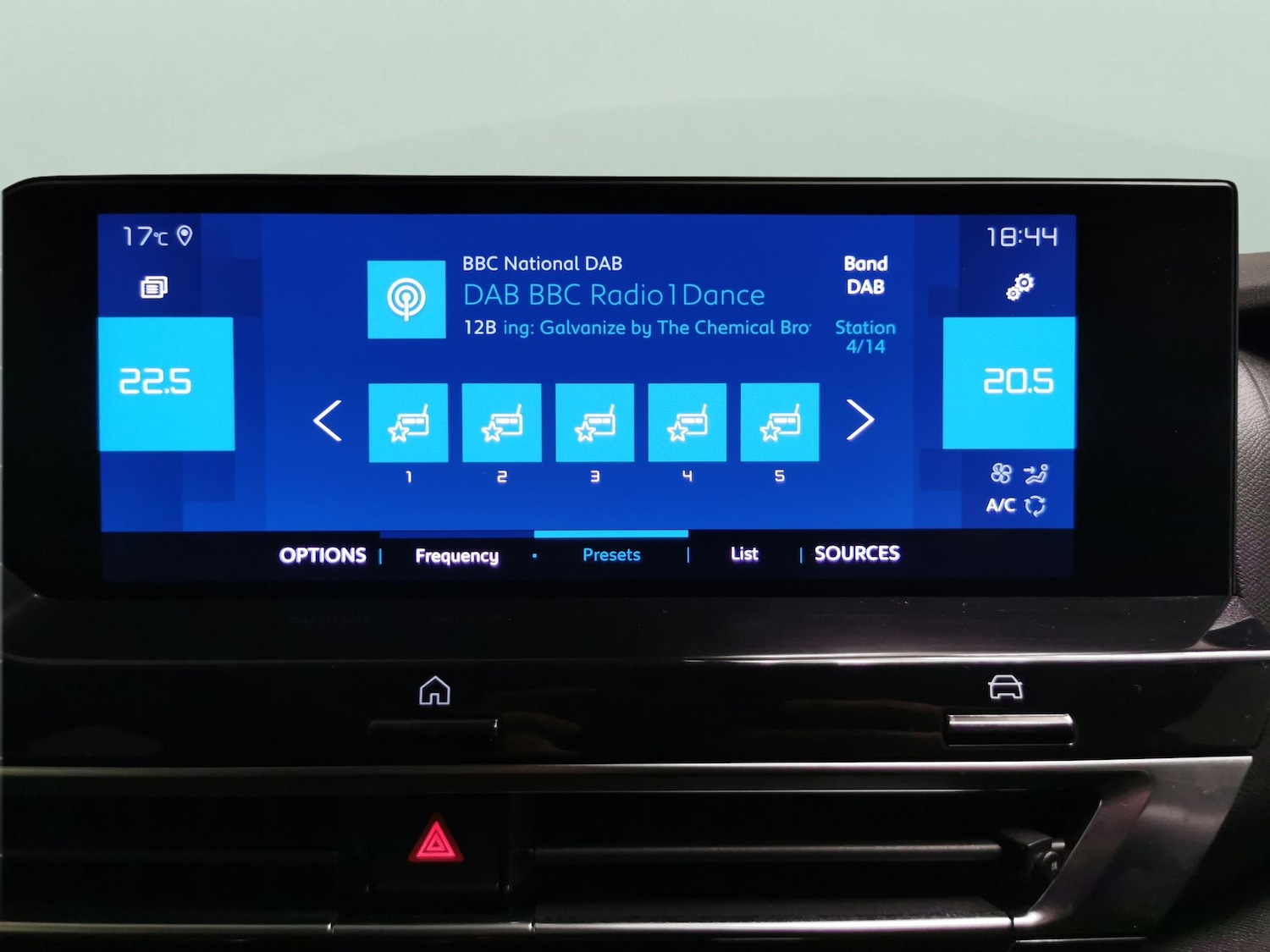 Used Citroen e-C4 2021 for sale - 76668527: Photo 6