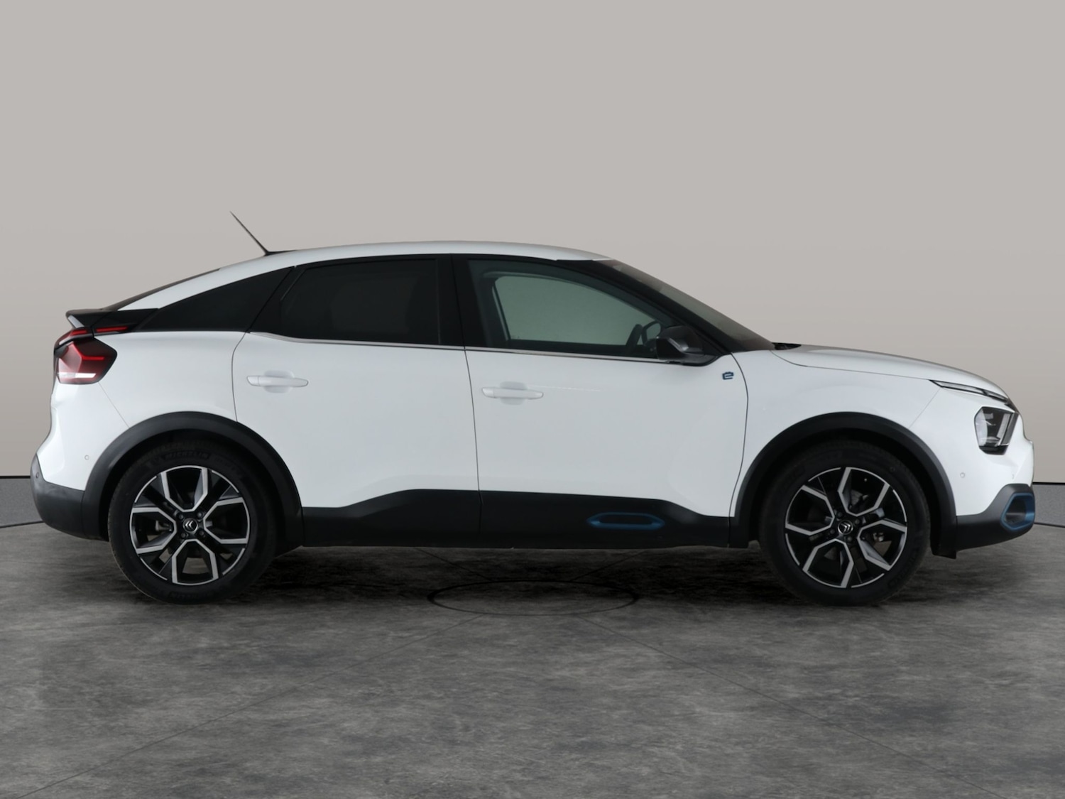 Used Citroen e-C4 2021 for sale - 76668527: Photo 9