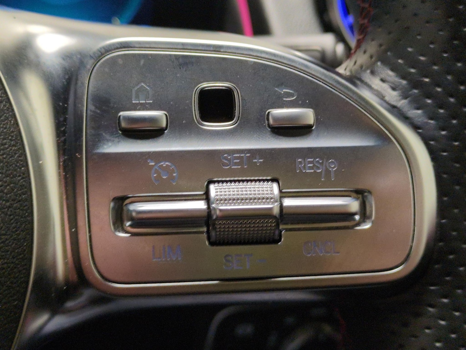 Used Mercedes-Benz EQB 2023 for sale - 77732923: Photo 21