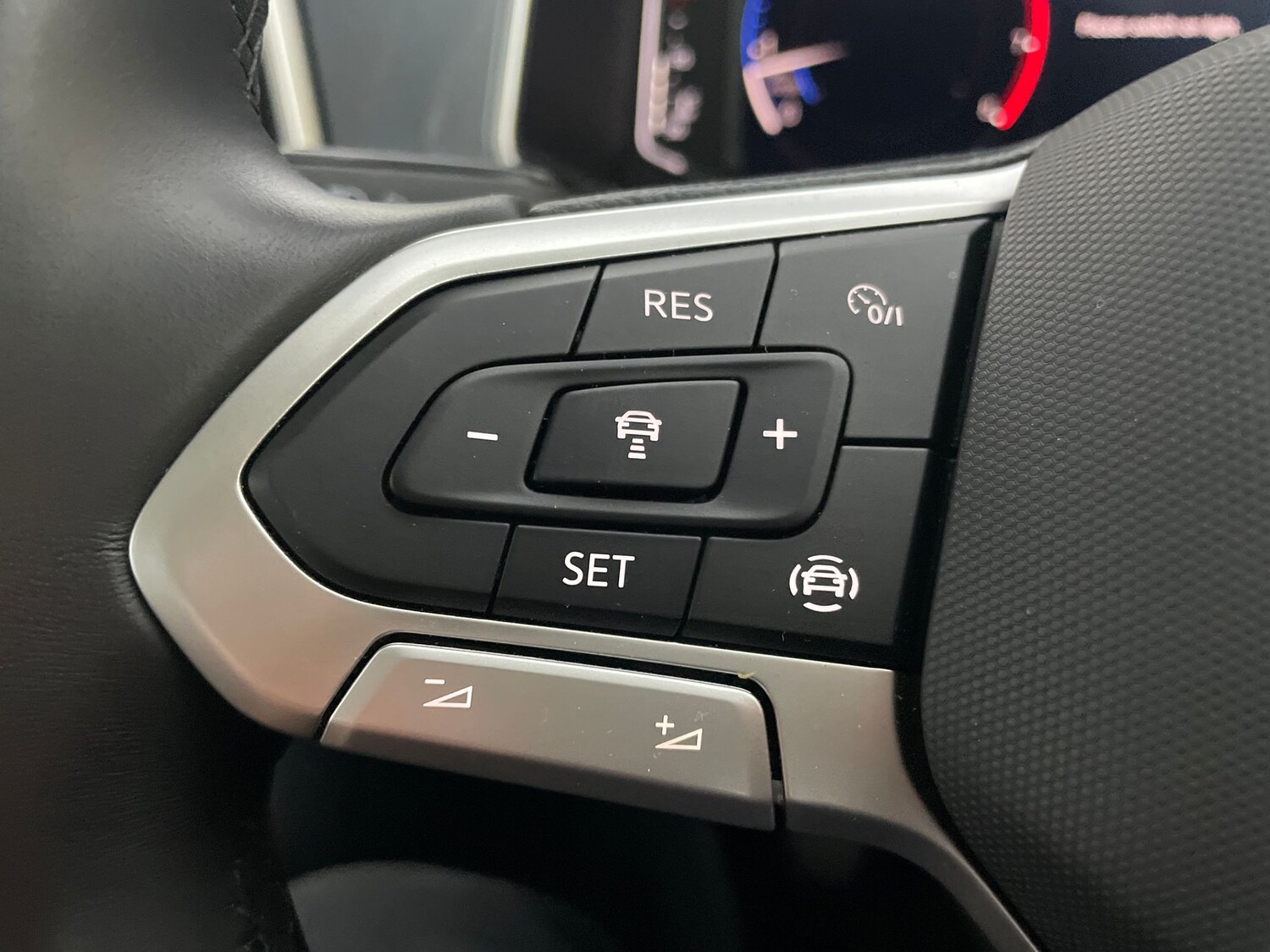 Used Volkswagen T-Roc 2023 for sale - 76525996: Photo 21