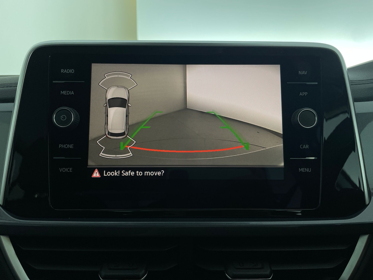 Used Volkswagen T-Roc 2023 for sale - 76525996: Photo 5