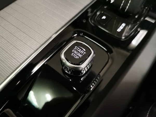Used Volvo XC60 2022 for sale - 76279230: Photo 24