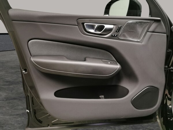 Used Volvo XC60 2022 for sale - 76279230: Photo 38