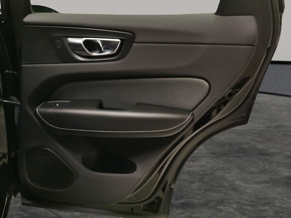Used Volvo XC60 2022 for sale - 76279230: Photo 41