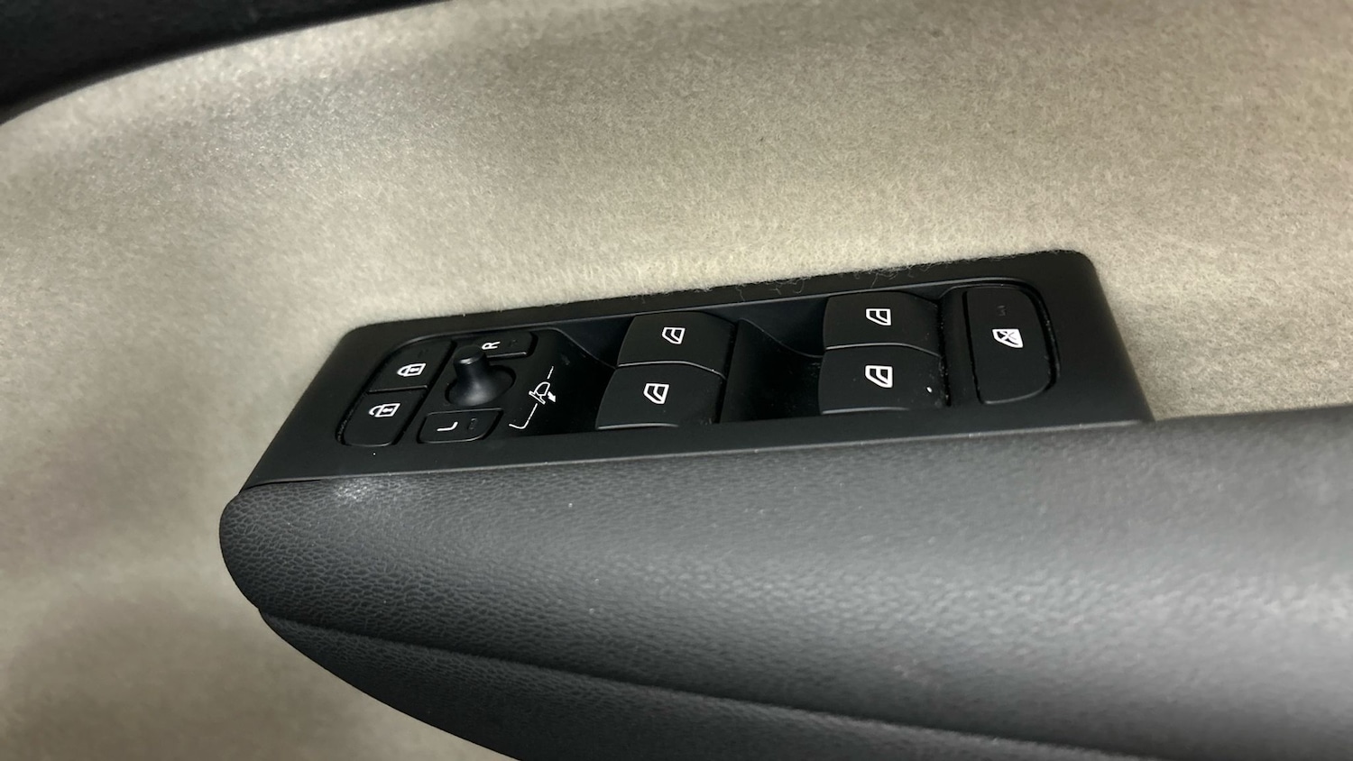 Used Volvo XC40 2022 for sale - 77581819: Photo 11