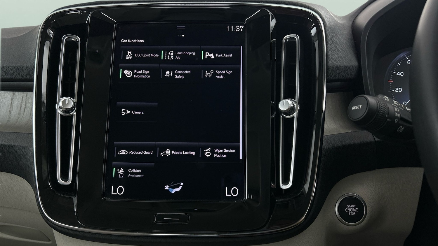 Used Volvo XC40 2022 for sale - 77581819: Photo 15