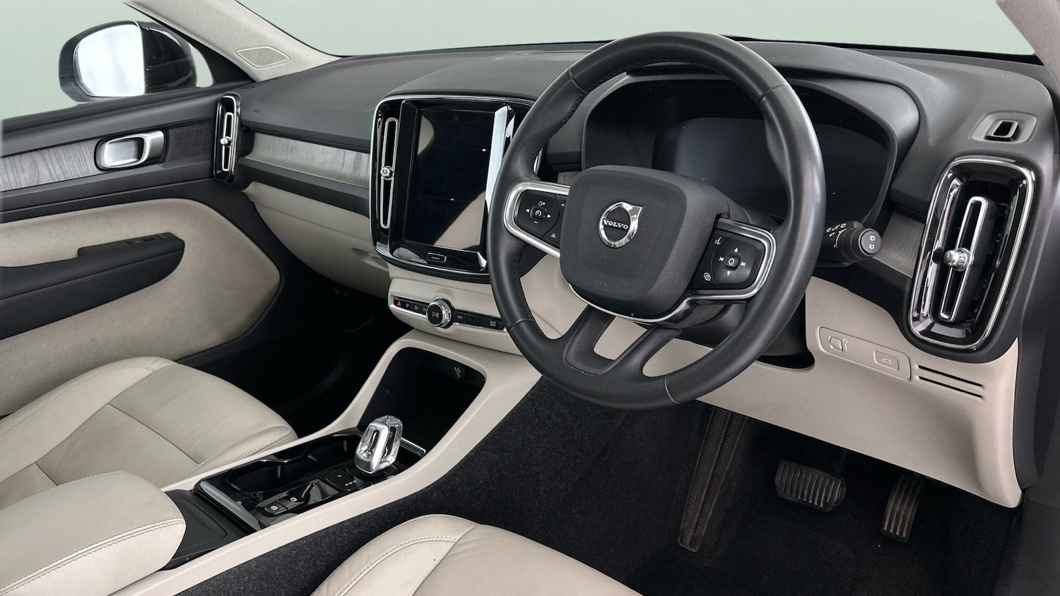 Used Volvo XC40 2022 for sale - 77581819: Photo 25