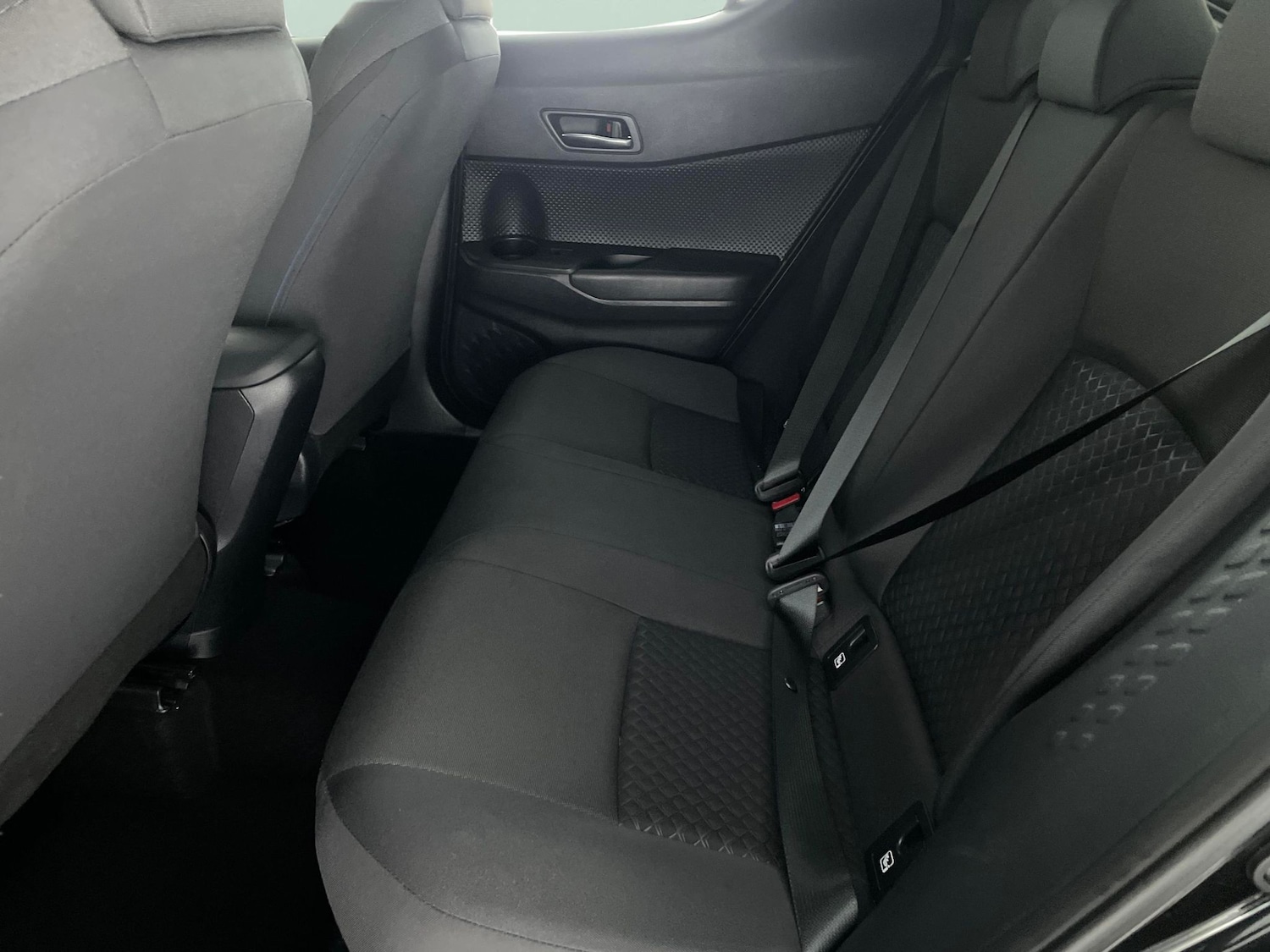 Used Toyota C-HR for sale - 77475488: Photo 28