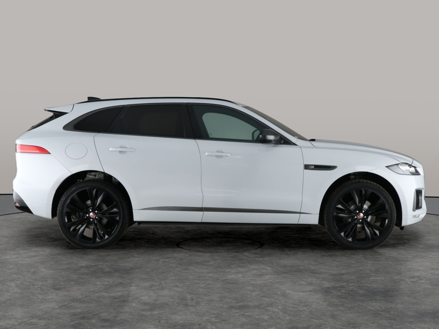 Used Jaguar F-Pace 2019 for sale - 76194361: Photo 14
