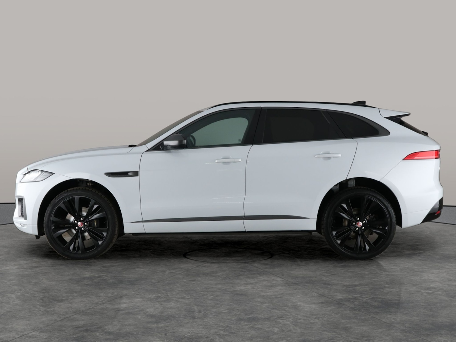Used Jaguar F-Pace 2019 for sale - 76194361: Photo 19