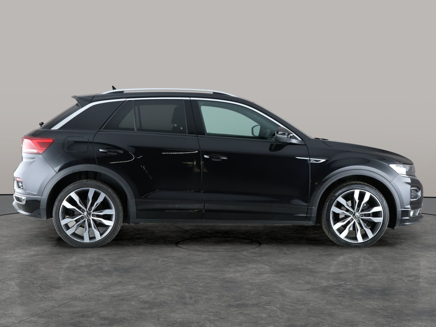 Used Volkswagen T-Roc 2021 for sale - 76757243: Photo 8