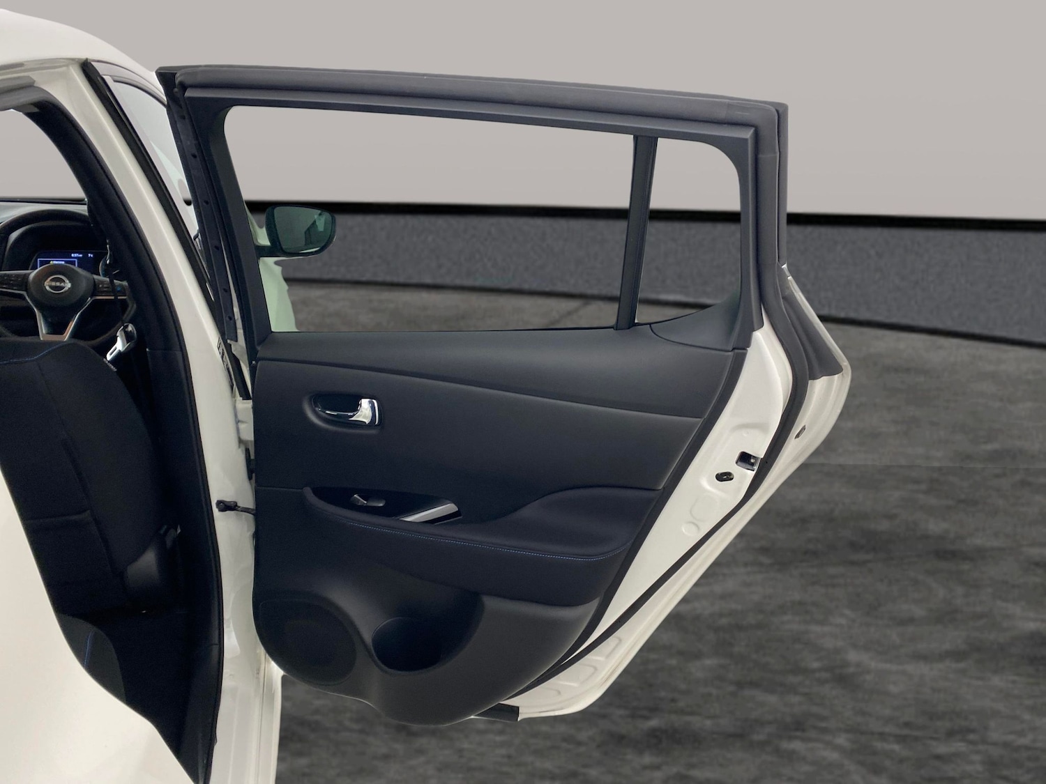 Used Nissan Leaf 2023 for sale - 77918385: Photo 28