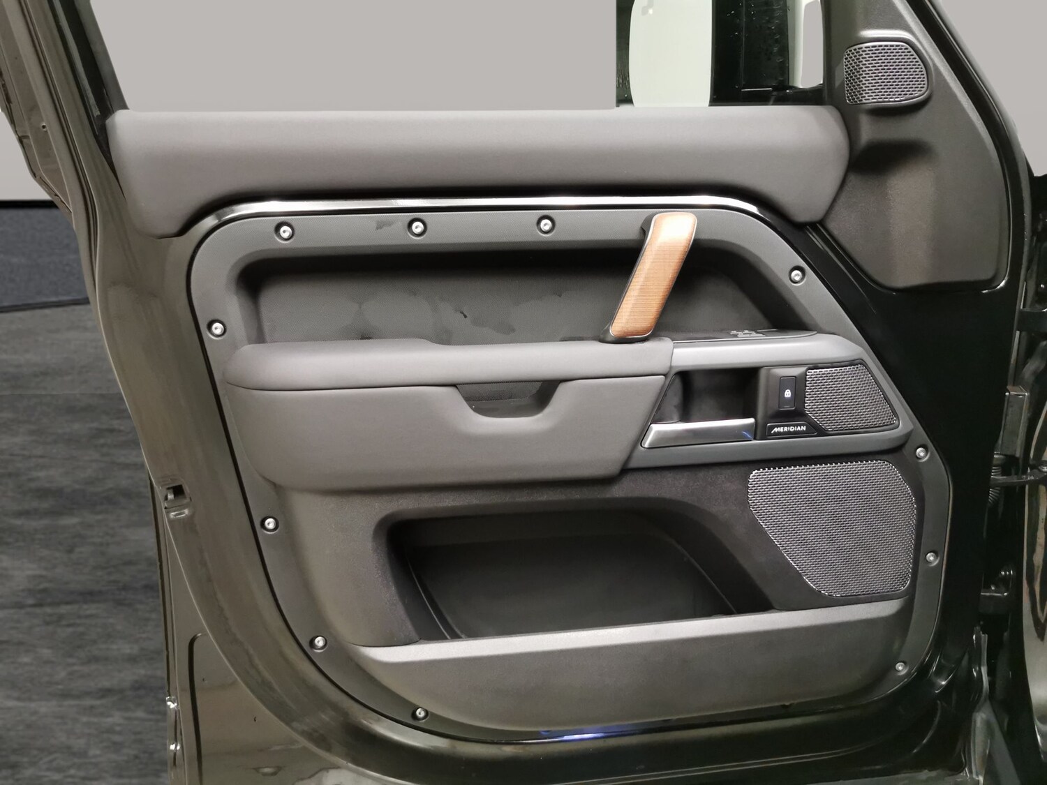 Used Land Rover Defender 110 2023 for sale - 76351516: Photo 36