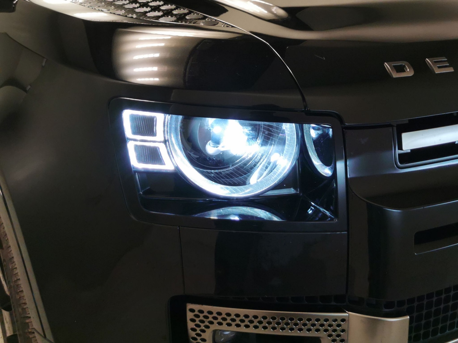 Used Land Rover Defender 110 2023 for sale - 76351516: Photo 7