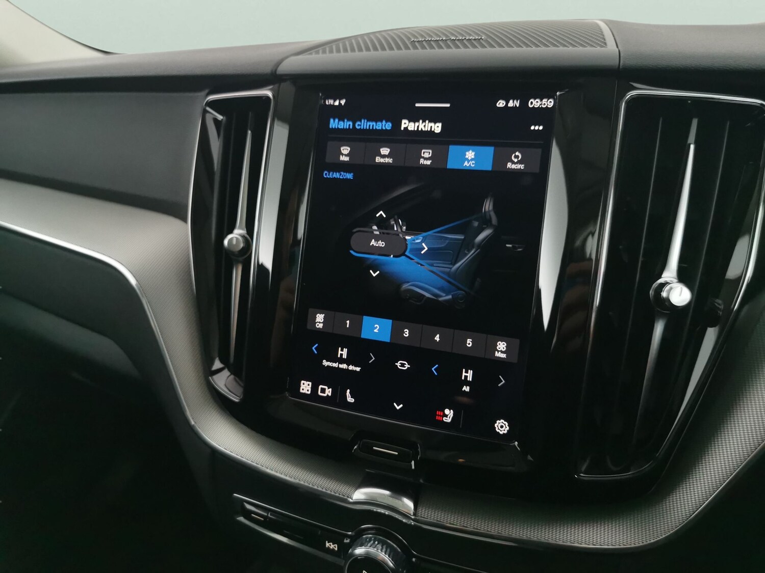 Used Volvo XC60 2023 for sale - 77856039: Photo 24