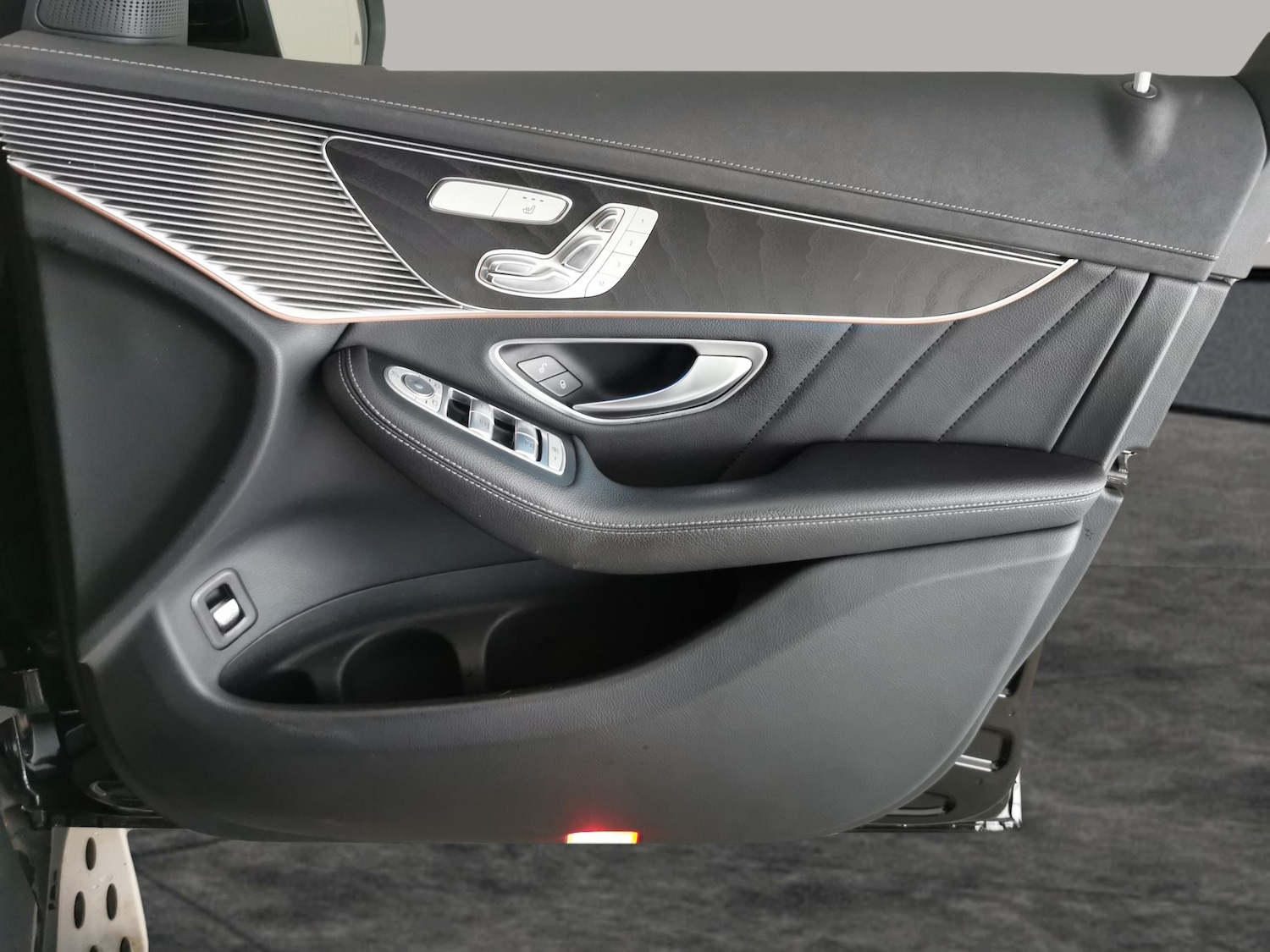 Used Mercedes-Benz EQC 2022 for sale - 77099431: Photo 33