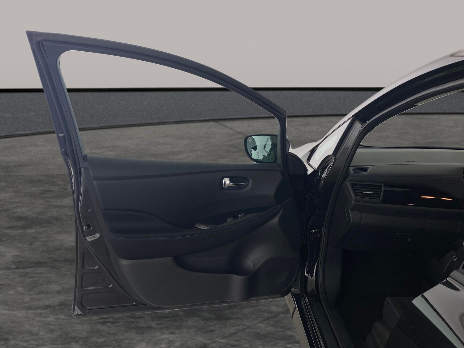 Used Nissan Leaf 2023 for sale - 77674238: Photo 24