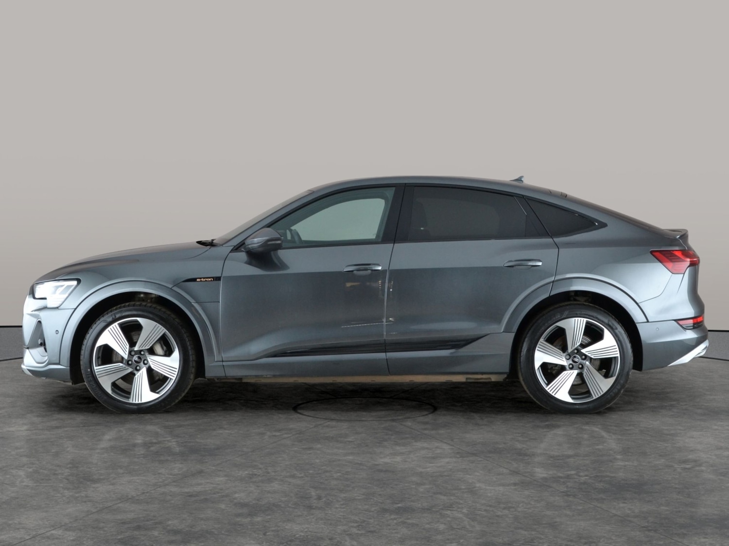 Used Audi e-tron 2021 for sale - 77333532: Photo 14